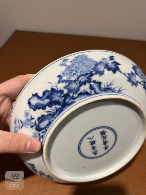 清雍正 青花牡丹花蝶纹盘 - 图8